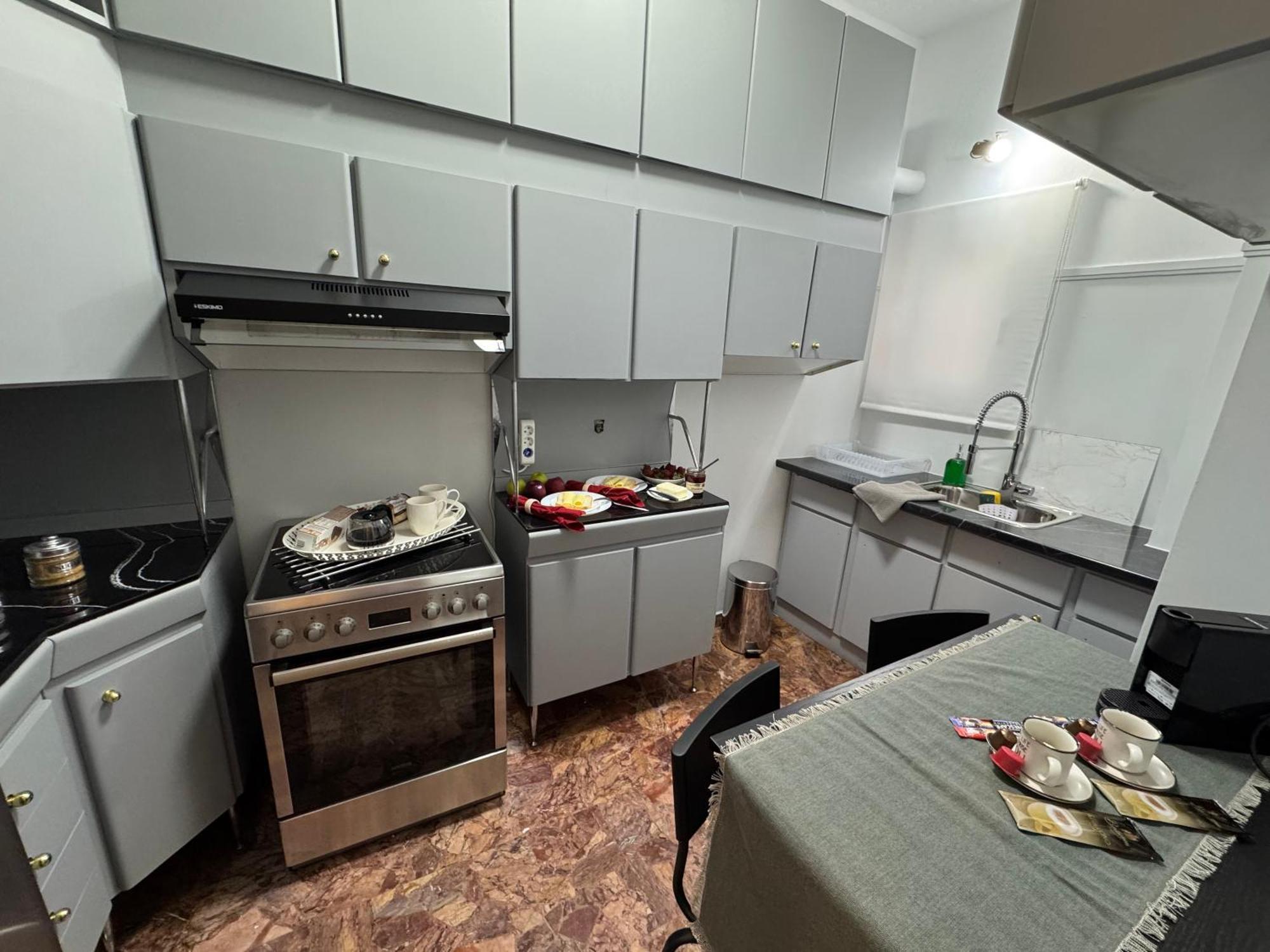 Apartamento Living Near Acropolis By Sylvia Staikou 2Nd & 3D Floor Atenas Exterior foto