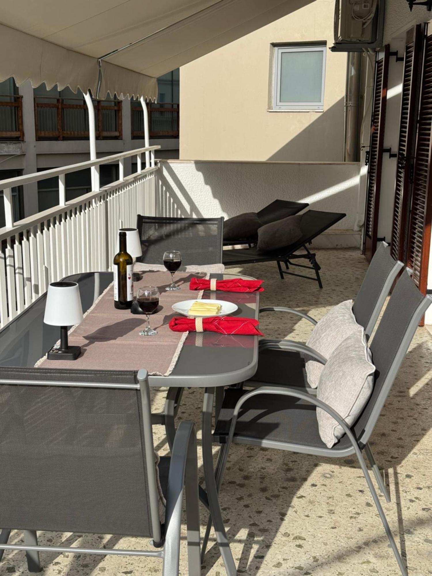 Apartamento Living Near Acropolis By Sylvia Staikou 2Nd & 3D Floor Atenas Exterior foto